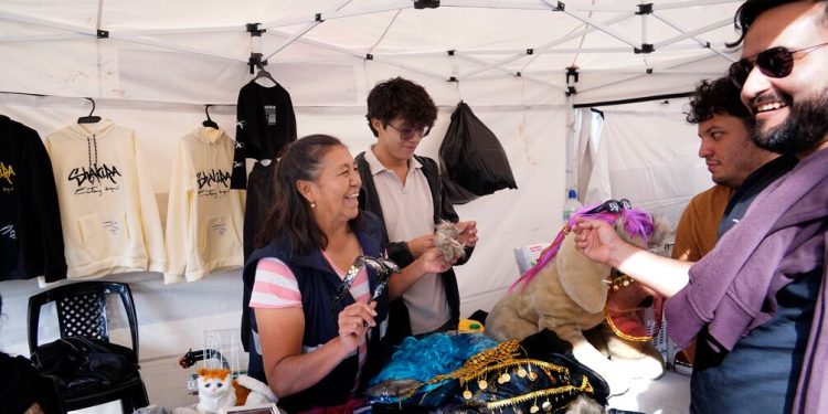 “Nos dimos a conocer y hoy tenemos pedidos por entregar': emprendedores celebran su éxito tras los conciertos de Shakira | Cultura | Entretenimiento