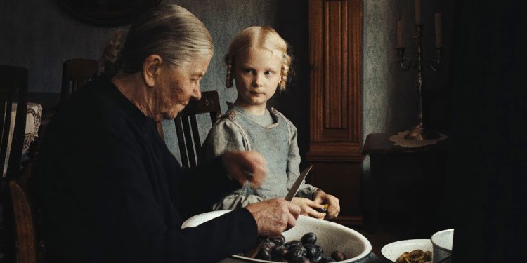 Los fantasmas de la niñez pasada en “Sound of Falling”