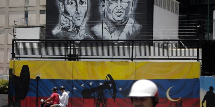 Tooze explica cómo el petróleo llegó a definir la economía de Venezuela