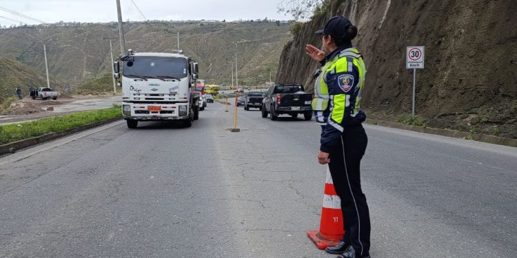 Este es el estado de las vías en Ecuador en el primer día de feriado
