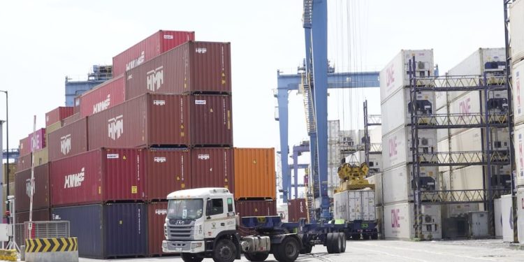 Estados Unidos eliminará aranceles recíprocos en ciertas exportaciones ecuatorianas, destaca el Gobierno | Economía | Noticias