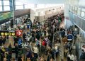 Reducciones de vuelos de la FAA: lo que los viajeros pueden hacer cuando se cancelan cientos de vuelos