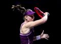 Resultados de las Finales del WTA Tour: Elena Rybakina se clasifica después de una sorprendente remontada contra Iga Świątek