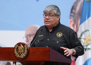 Francisco Jiménez, exministro de Gobernación, es buscado por Interpol por fuga de recursos del Barrio 18