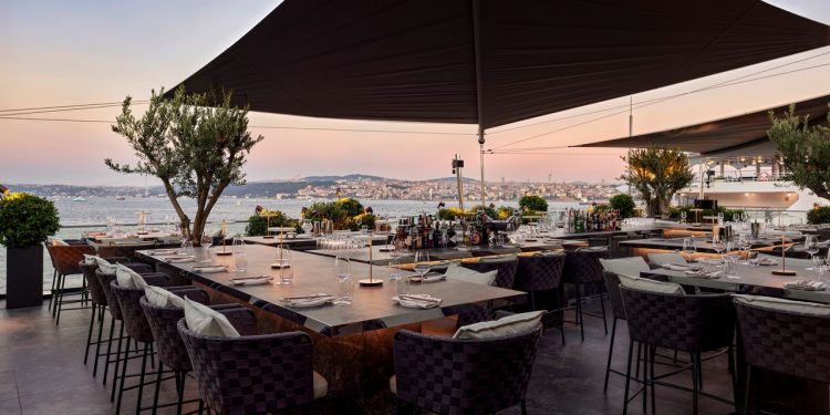 Los mejores bares y restaurantes en azoteas de Estambul