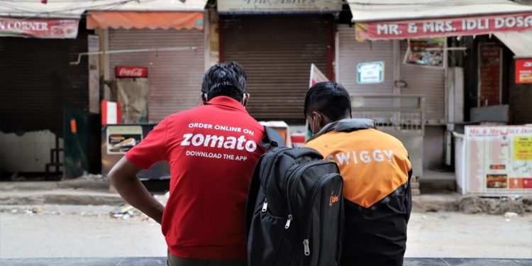 Los trabajadores por cuenta ajena de la India obtienen estatus legal, pero el acceso a la seguridad social sigue siendo difícil de alcanzar