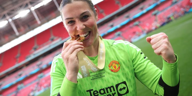 Cómo el regreso a casa de Mary Earps en el Manchester United se volvió tóxico