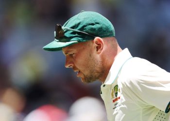 Josh Hazlewood descartado de la primera prueba de cenizas, el escaneo del tendón de la corva de Mark Wood está claro