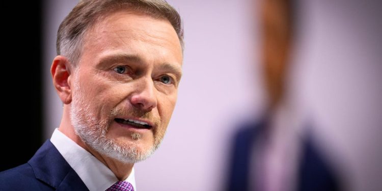 De ministro de Finanzas alemán a vendedor de autos usados – POLITICO