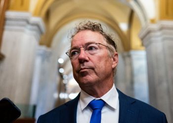 Los senadores quieren que los investigadores del extremismo entreguen documentos vinculados a rencores de la derecha