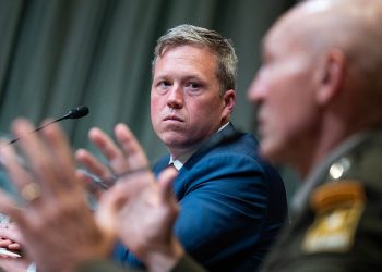 El secretario del Ejército emerge como actor clave en las conversaciones sobre Ucrania