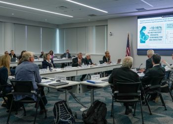 Cuando finaliza el cierre, el dudoso panel de los CDC vuelve a desmantelar el calendario de vacunas