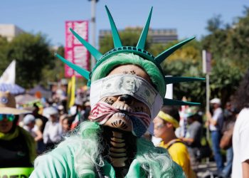 Un tercio de los museos estadounidenses sienten el dolor de los recortes de subvenciones de Trump