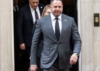 La ex mano derecha de Zelenskyy promete luchar en primera línea después del derrocamiento en el escándalo de corrupción – POLITICO