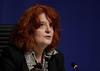 Robo del Louvre: una mujer entre los cuatro acusados ​​en relación con un atraco histórico