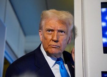 En medio de bajas encuestas, Trump se mantuvo alejado de los campos de batalla electorales