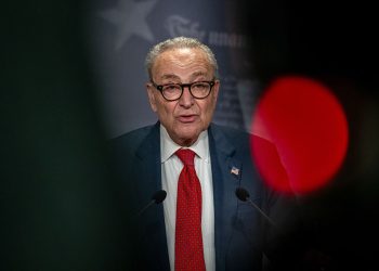 El acuerdo de cierre alimenta la reacción de Chuck Schumer: «Necesitamos un nuevo liderazgo»
