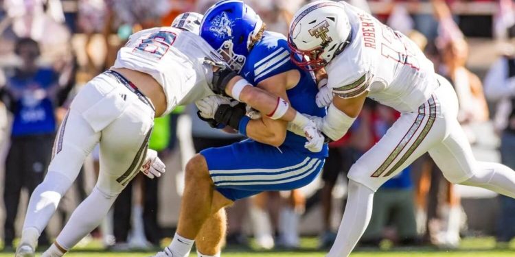 Clasificaciones de playoffs de fútbol americano universitario: Texas Tech supera a Ole Miss, Miami gana terreno en el nuevo Top 25