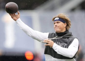 El mariscal de campo de los Giants, Jaxson Dart, regresa a la práctica, en camino de comenzar la Semana 12 contra los Lions