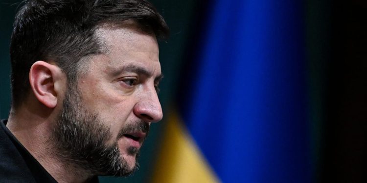 El plan de paz de Trump está llevando a Ucrania al borde del abismo, dice Zelenskyy – POLITICO