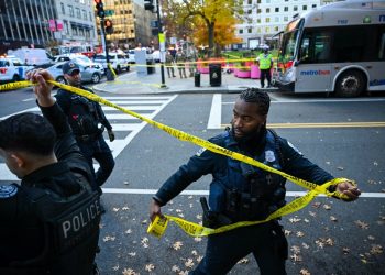 Dos miembros de la Guardia Nacional de Virginia Occidental resultan gravemente heridos en un tiroteo en Washington DC