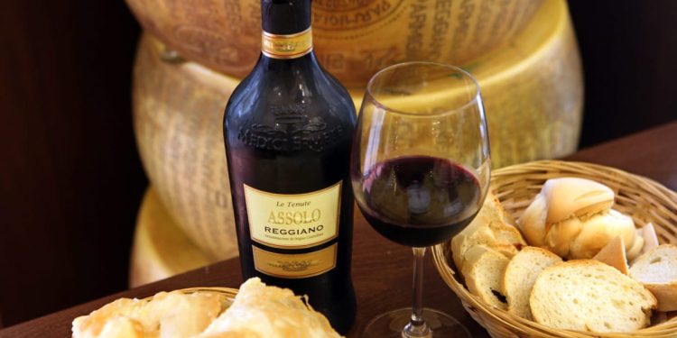 La UE solicitará a la administración Trump exenciones arancelarias para bebidas alcohólicas, pastas y quesos – POLITICO