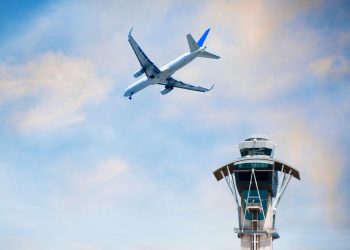 Han comenzado los recortes de vuelos de la FAA: esto es lo que los viajeros necesitan saber