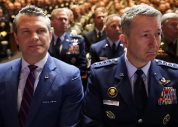 Oficiales militares estadounidenses sostienen conversaciones de alto nivel en el Caribe