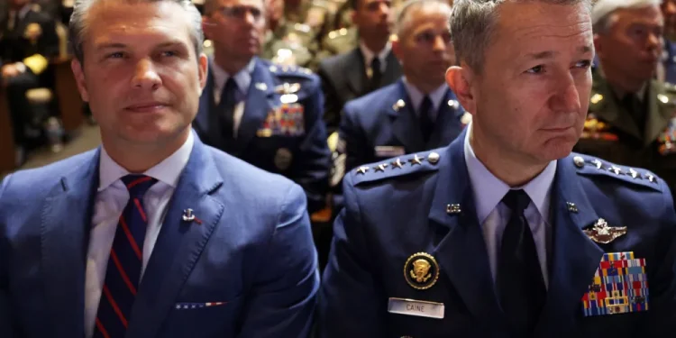 Oficiales militares estadounidenses sostienen conversaciones de alto nivel en el Caribe