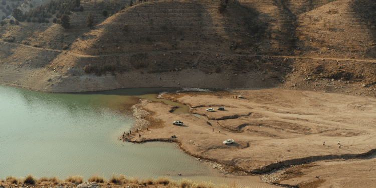 Evacuar Teherán por la crisis del agua es imposible
