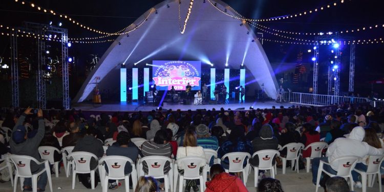 días y horarios de los artistas invitados