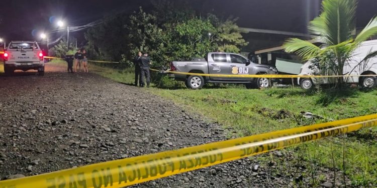 Hombre muere apuñalado por mujer tras disputa