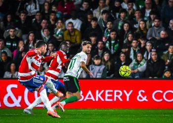 Arnáiz saca su guante ante un Racing demasiado confiado