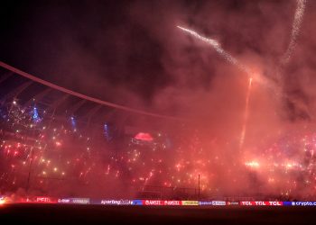 La sanción de la Aprevide a Racing por la pirotecnia en el recibimiento ante Flamengo :: Olé