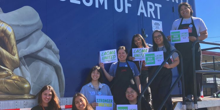 Los trabajadores de LACMA se movilizan para sindicalizarse