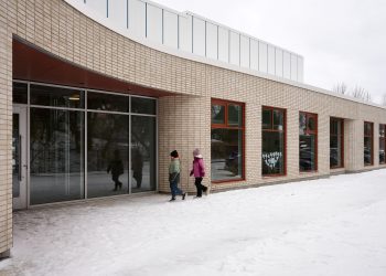 Escuela Louis-Saint-Laurent / STGM Architectes + Ateliers Architecture