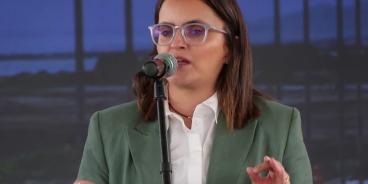 CNA alerta a María José Pinto sobre supuestas irregularidades en adquisiciones de insumos médicos