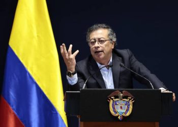 CNE sanciona a la campaña Petro: Comisión de Acusaciones recibe sacudida tras decisión por topes | noticias hoy