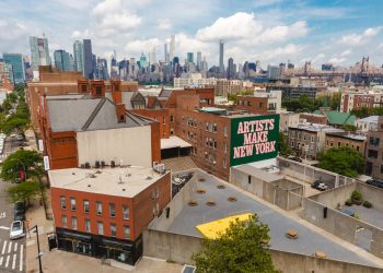 Un visitante demanda al MoMA PS1 después de una conmoción cerebral en el lugar