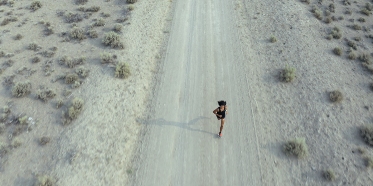 Correr es resistencia para “permanecer nativo”