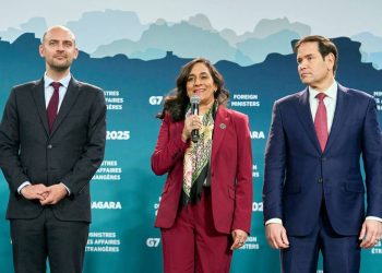 Los aliados de Estados Unidos, Francia, el Reino Unido y Colombia, se vuelven contra los ataques con barcos narcotraficantes de Trump