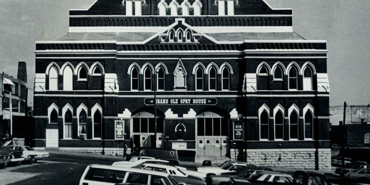 Encontrar el nuevo sonido de Nashville en el centenario del Grand Ole Opry