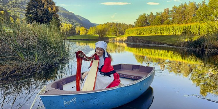 El artista islandés Ragnar Kjartansson, absurdo y profundo a partes iguales