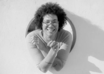 Poesía en inglés: Sasha Debevec-McKenney. Traducción de Bernardo Santos.