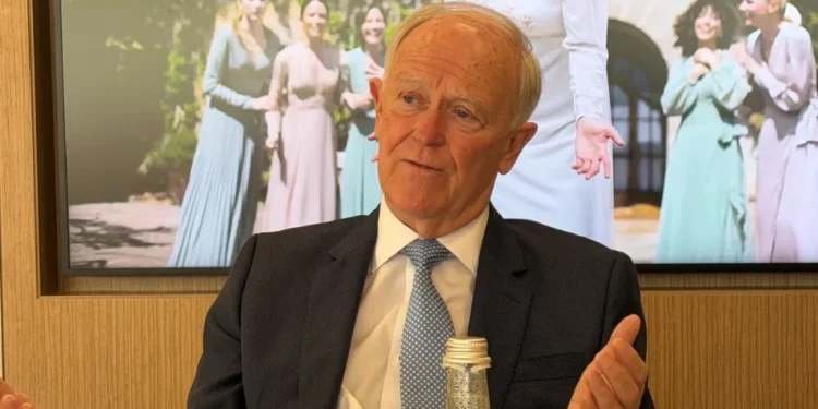 Emirates mantiene la presión sobre Boeing mientras la china Comac gana terreno