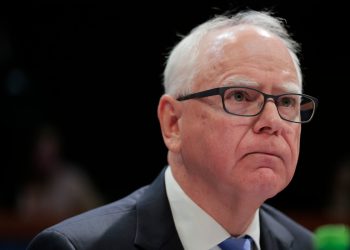 Tim Walz responde 'como padre' al insulto de Trump: 'Esto es crueldad'