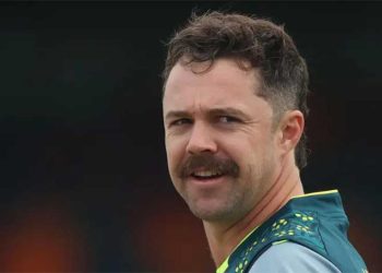 Dirígete a jugar Sheffield Shield sobre India T20