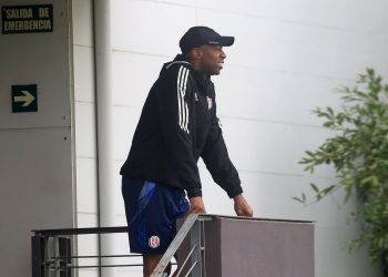 Hasta Paulo Wanchope salió 'rascando' en la conferencia del 'Piojo' Herrera tras el fracaso de Costa Rica