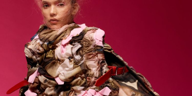 Rei Kawakubo sobre el punk, la intrepidez y Comme des Garçons: “Creo que la mejor manera de luchar es a través de la creación”
