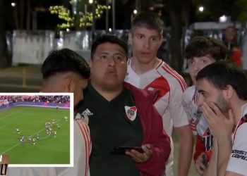 Se retiraron antes de la cancha, celebraron un gol que no fue y estallaron contra los futbolistas de River :: Olé